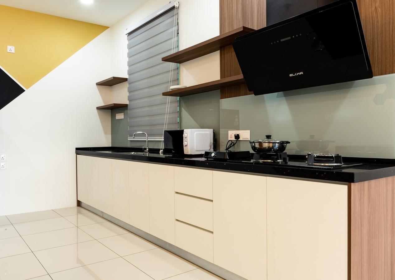Southwest Island Suite By D Imperio Homestay Bayan Lepas Luaran gambar